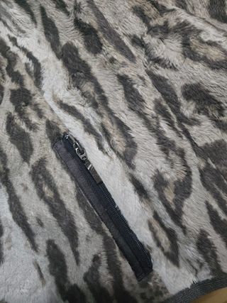 ABRIGO TALLA 40 . MARCA HONGO