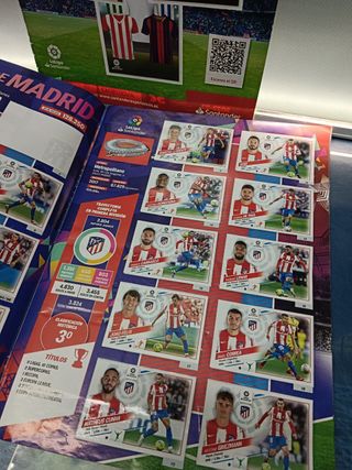 Álbum de cromos de futbol, Futbol Liga 2022-23. casi Completo. Panini ( faltan 4 cromos)