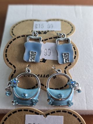 LOTE DE 3 PARES DE PENDIENTES. CON ETIQUETA