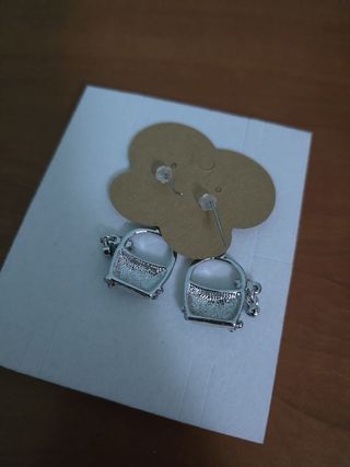 LOTE DE 3 PARES DE PENDIENTES. CON ETIQUETA