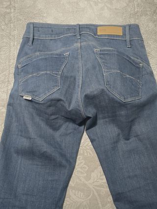 JEANS PUSH UP. MARCA SALSA .TALLA 34