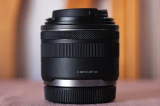 Canon RF 24mm f/1.8 Macro IS STM