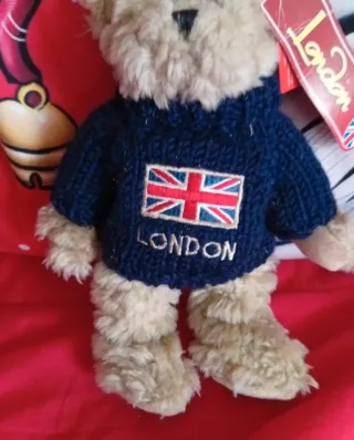 Orsetto London con etichetta