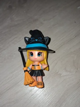 Pin y Pon Bruja con Escoba