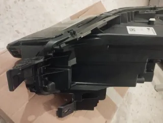 Faro Peugeot 5008 2023-2025