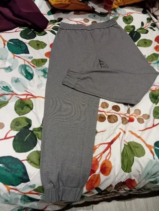 Pantalón Zara Gris