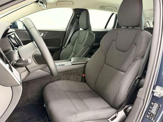 Volvo V60 2.0 B4 (D) Momentum Core Auto