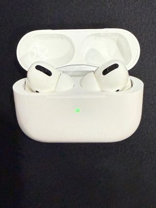 Apple AirPods Pro (2da Gen) con Estuche Carga