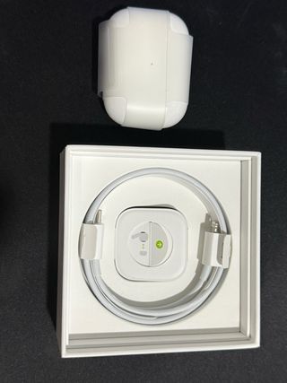 Apple AirPods Pro (2da Gen) con Estuche Carga