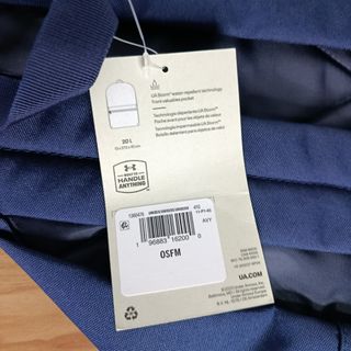 Mochila Under Armour azul marino deportiva nueva