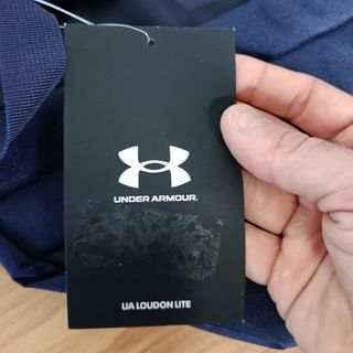 Mochila Under Armour azul marino deportiva nueva