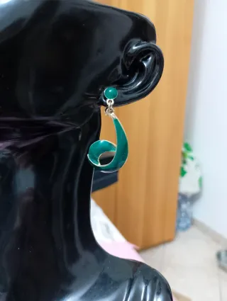 Orecchini smalto verde