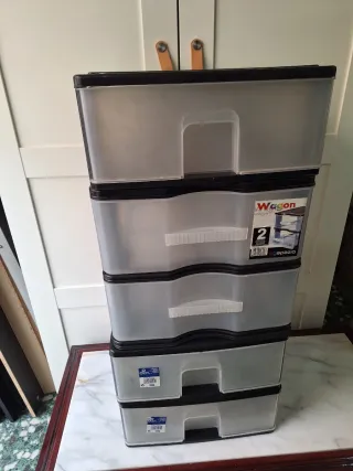 Cajonera de plástico con 5 cajones