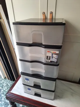Cajonera de plástico con 5 cajones