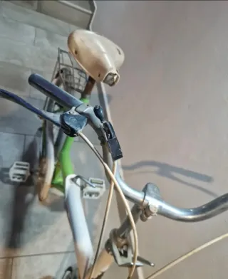 Bicicleta plegable vintage verde