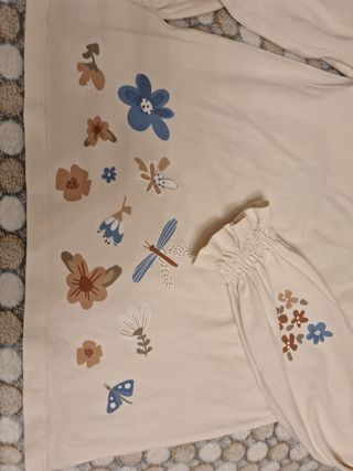 Maglietta a maniche lunghe per bambina con fiori