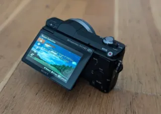Cámara Sony a5000 (cuerpo)