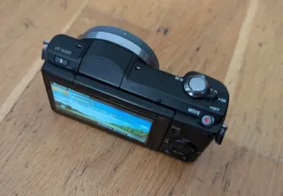 Cámara Sony a5000 (cuerpo)