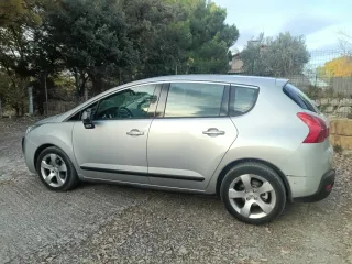 Peugeot 3008 2012