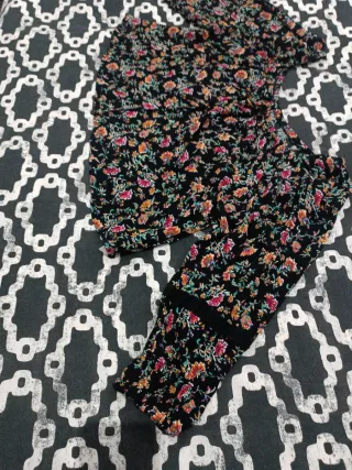 Blusa floral manga larga talla M