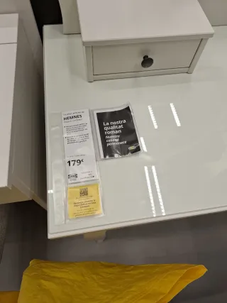 Aston Martin DB12 2025