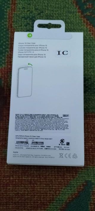 Funda iPhone 15 con protectores pantalla y cámara