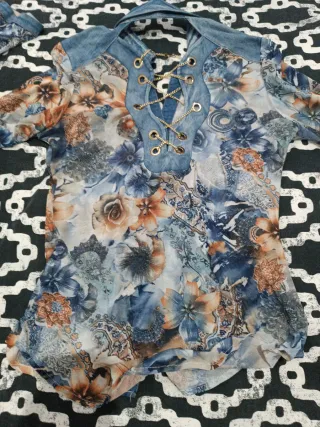 Blusa floreada Talla M