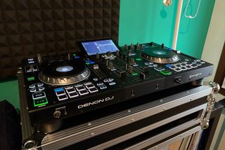 Denon DJ Prime 2 Controller
