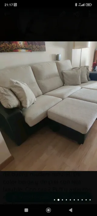 Sofá Chaise Longue Beige con 2 Puffs