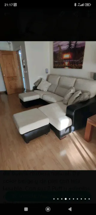 Sofá Chaise Longue Beige con 2 Puffs