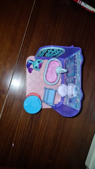 Casa de Muñecas Gabby y habitación de luxe baño