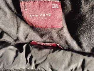 Abrigo impermeable con capucha