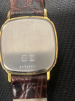 Reloj Longines Cuarzo Dorado con Papeles
