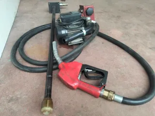 Bomba trasiego combustible con contador