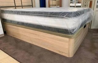 Colchón y canapé nuevos