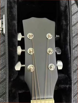 Guitarra Acústica Negra Estuche Incluido