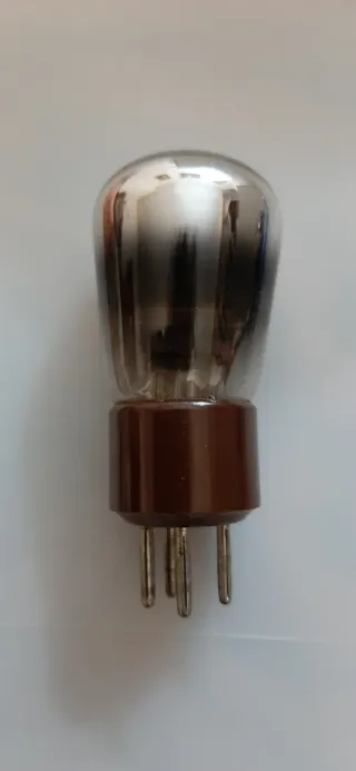 Lote 3 válvulas de radio antiguas