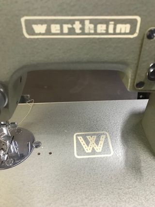 Máquina de coser Wertheim sin mueble