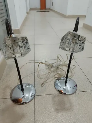 Lámparas de mesa modernas plateadas