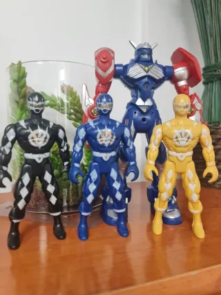 Figuras Power Rangers y Megazord