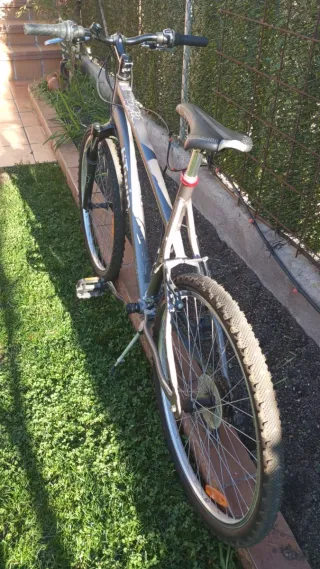 Bicicleta B'Twin Paseo/Montaña Adulto