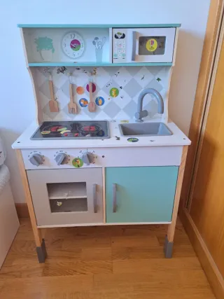 Cocinita de madera infantil