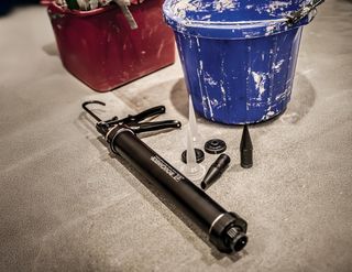 Mortero de pistola multiusos Roughneck ROU32150