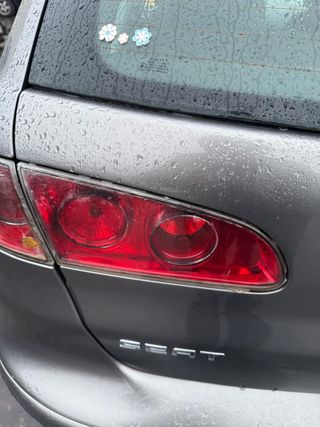 PILOTO TRASERO IZQUIERDO PORTON SEAT IBIZA III 1.4