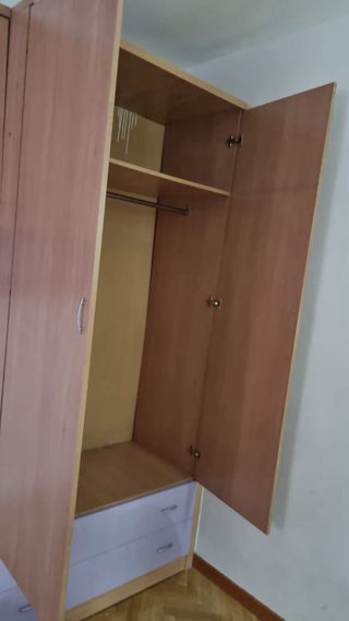 Armario 2 puertas madera y morado