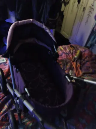 Carrito de muñecas morado