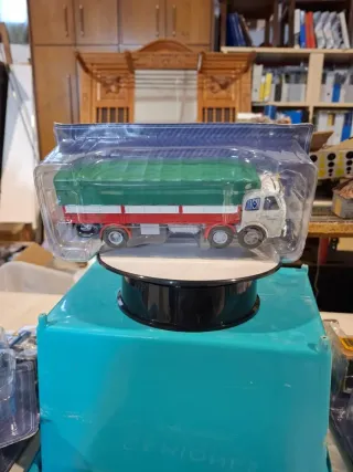 Camión Pegaso 1063 miniatura