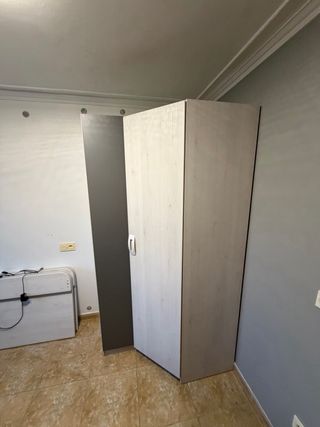 Cama nido con cajones y armario.