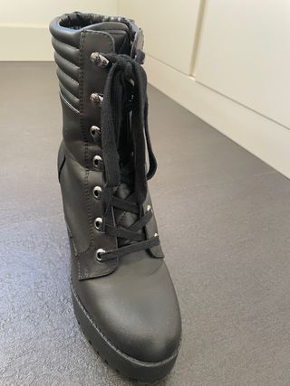 Botín tacón ancho negro talla 38