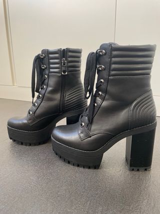 Botín tacón ancho negro talla 38